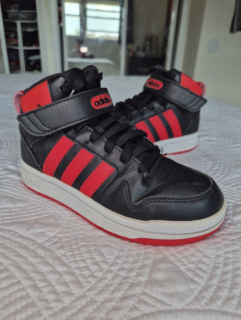 EUC Adidas Postmove Mid Black Red White Basketball Shoes Boy Youth Size 1